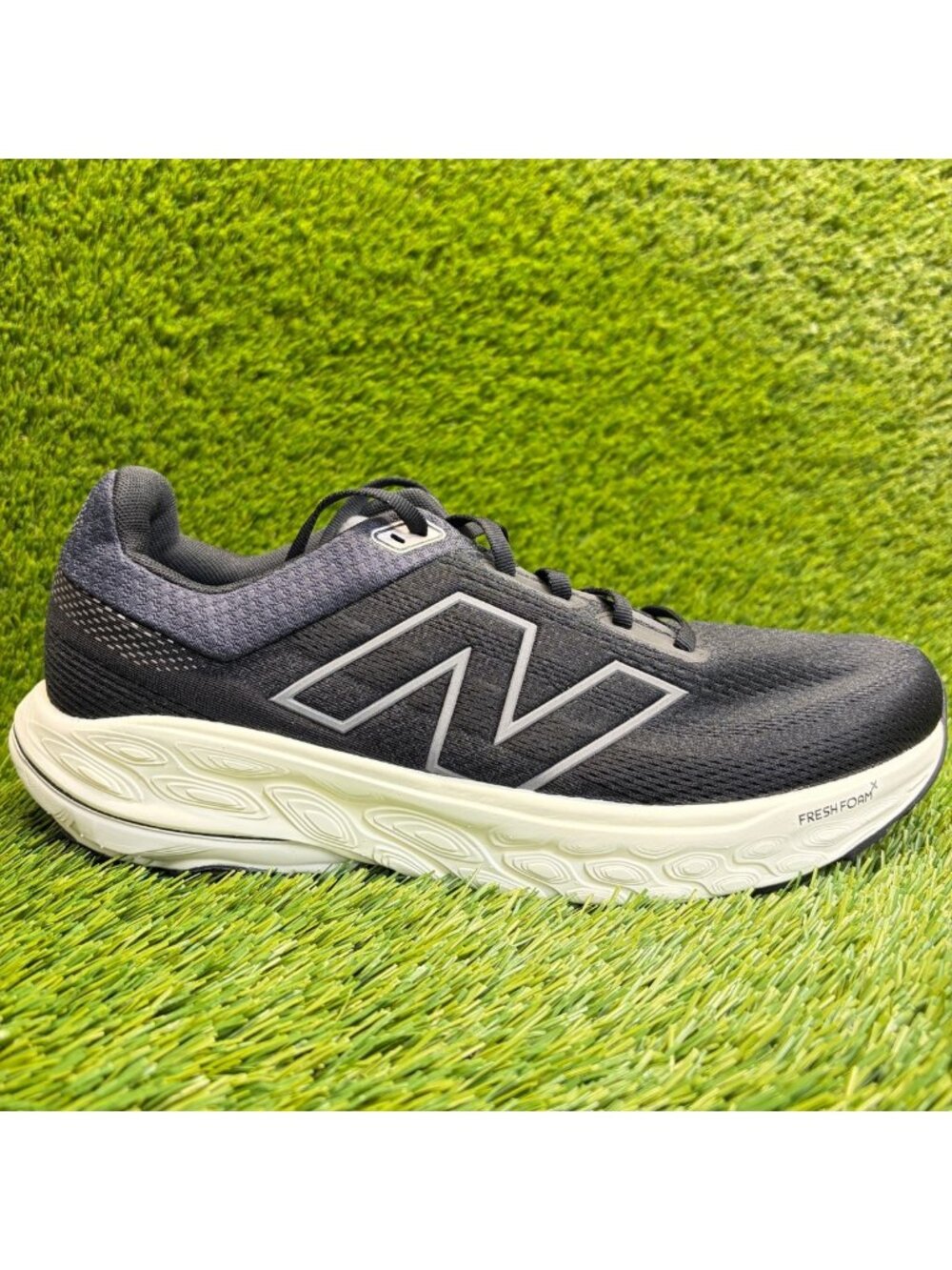 New Balance Fresh Foam X 860v14 Mens Size 11 4E Black Running Shoes Sneakers